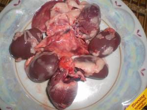 2) Wash and dry the kidneys, heart and lungs of the rabbit.