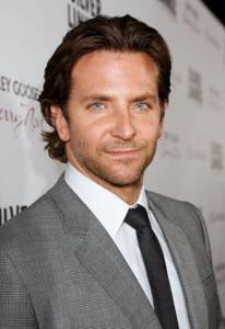 35 photos of Bradley Cooper&#39;s blue eyes that will make your heart beat faster - image17