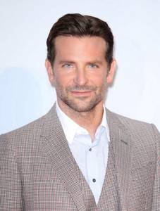 35 photos of Bradley Cooper&#39;s blue eyes that will make your heart beat faster - image31