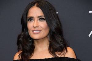 54-year-old Salma is still one of the most beautiful actresses in Hollywood.