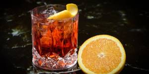 Алкогольные коктейли: «Гранатовый негрони»