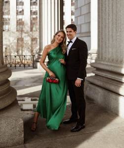 Maternity dresses. Trends. Image ideas. New styles 