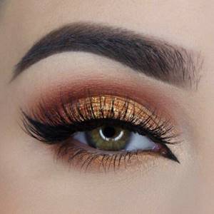 Eyebrows in autumn makeup