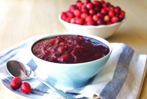 Lingonberry sauce for meat with spices - recipes