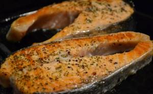 What to cook from pink salmon steak