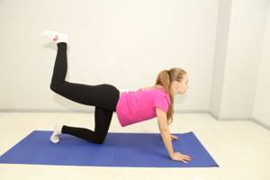 girl doing hip exercises