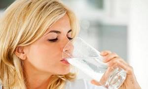 Для быстрейшего выздоровления следует усилить питьевой режим