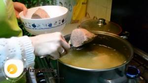 To prepare a classic jellied meat according to a simple recipe, remove the meat