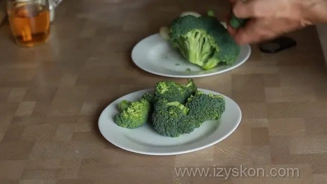 To prepare a simple fish sauce recipe, you need to boil broccoli