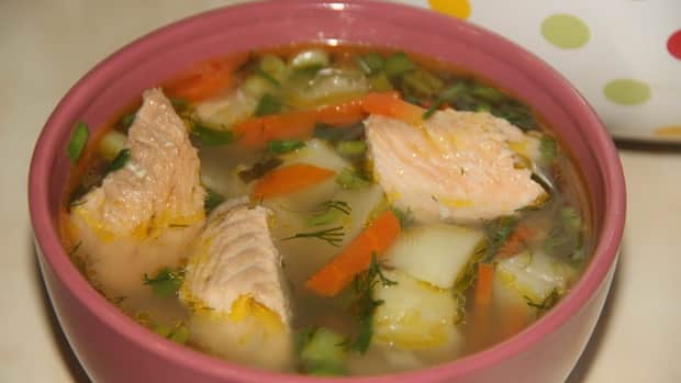 To prepare pink salmon soup, according to the recipe, you need to prepare the ingredients for cooking