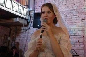 Friends filmed Ksenia Sobchak singing at a wedding