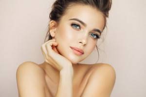 Natural makeup for fair-haired people