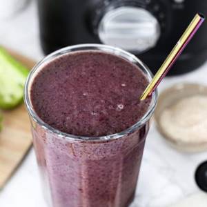 Fruit and berry smoothie with spinach (with milk) - recipe with photo