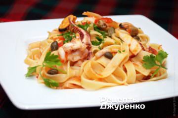 Ready-made noodle dish with seafood