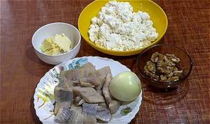 ingredients for mincemeat with herring and cottage cheese