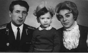 Irina Grineva with her parents