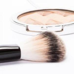 How to use face powder