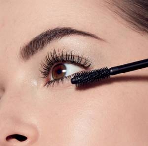 How to lengthen eyelashes with makeup: secret techniques