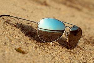 How to choose fashionable sunglasses?