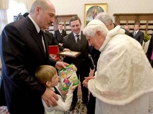 Какие подарки олигархи дарили Коле Лукашенко: И что дарит сам Николай