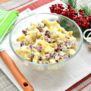 Potato salad with cucumbers, chicken and sausage - recipe with photo