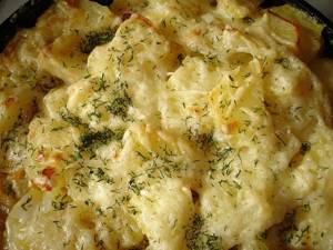 Potatoes in sour cream in the oven