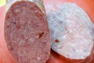 Sausage with nitrite salt at home. Pork and beef sausage with nitrite salt 