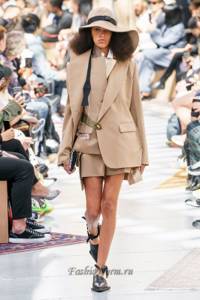 suit with shorts spring 2020: fashionable images, trends.