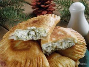 Manzari (pies with cottage cheese and herbs)