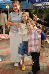Maria with children Ivan and Anastasia, 2009