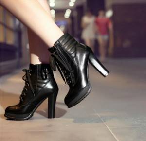 fashionable ankle boots autumn