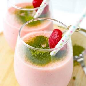 Milk banana-strawberry smoothie - recipe with photo