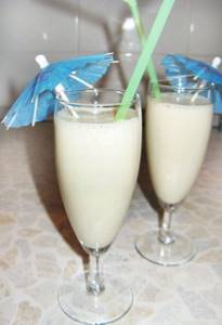 Banana milkshake with honey - recipe with photo
