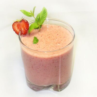 Strawberry milkshake - recipe with photo
