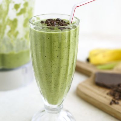 Milk smoothie with banana, avocado and spinach - recipe with photo