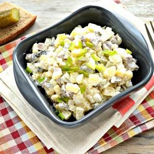 Мясной салат с картофелем и солеными огурцами - рецепт с фото