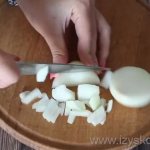 Cut the onion into cubes