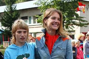 Наталья Водянова с с сестрой Оксаной.
