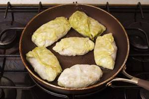 fry the cabbage rolls