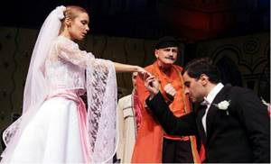Olga Arntgolts and Vakhtang Beridze in the play “Khanuma”