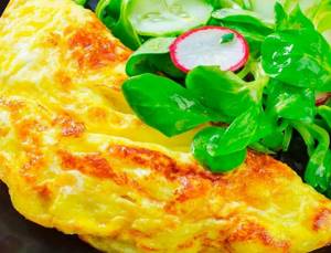 Omelet with cheese
