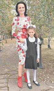 Singer Slava with her daughter
