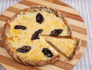 pizza with cheese (4 cheeses)