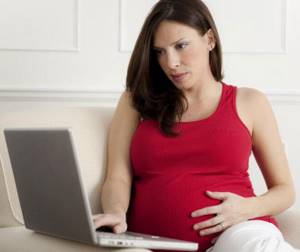 Почему у беременной болит живот