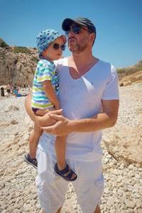 After the divorce, Maxim Vitorgan continues to participate in raising his son