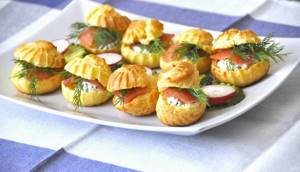 Profiteroles with salmon and cream cheese