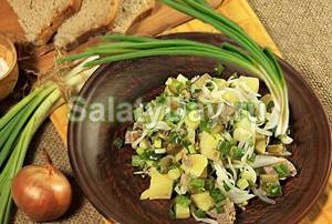 Салат «Деревенский» с мясом и картофелем