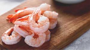 Arugula salad with shrimp: recipe, dressing, ingredients
