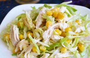 Салат с грудкой и кукурузой: подбор ингредиентов и рецепты приготовления