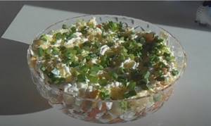 Salad with hot smoked fish